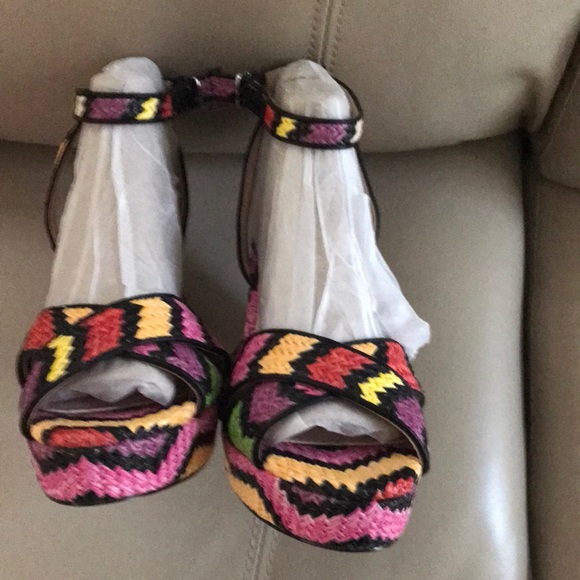 Colorful block heel sandals. - Picture 1 of 7